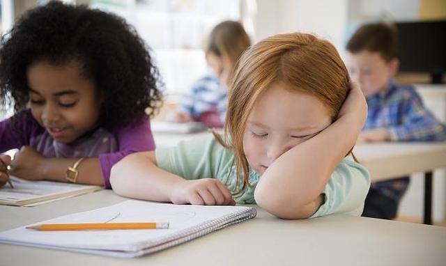 在新加坡的“自由式”学习氛围下，你看见孩子们付出的努力了吗？