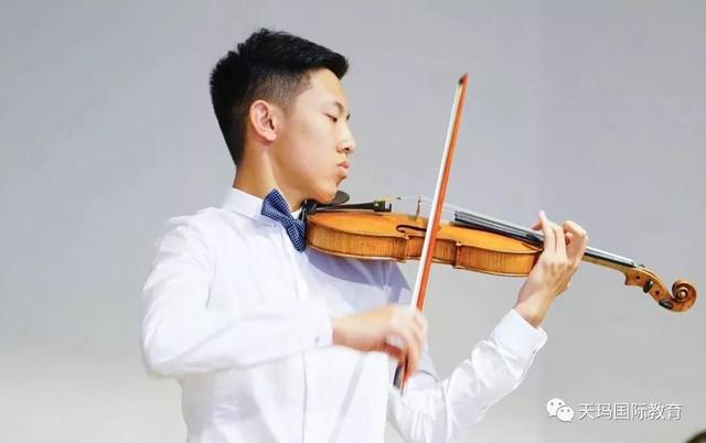 云南选手王昊天同学喜获新加坡2019国际独奏比赛金奖