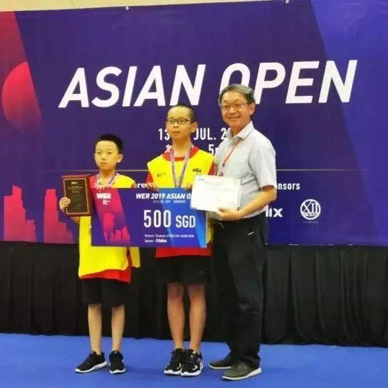 铜川市朝阳实验小学创客团队新加坡勇夺桂冠