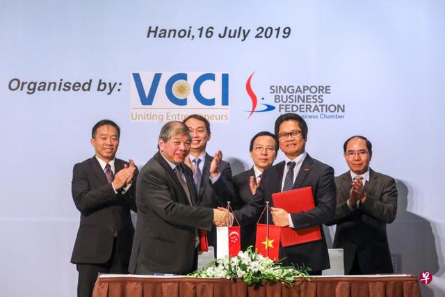 越南新加坡商务理事会成立 推进两地企业之间合作
