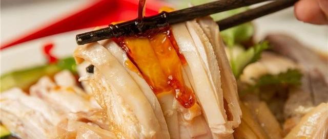 12张桌子的小店请来御厨坐镇！就凭一道海南鸡饭，圈粉食神蔡澜