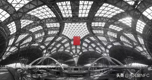 被英国人评为“世界新七大奇迹”，北京大兴机场全面竣工