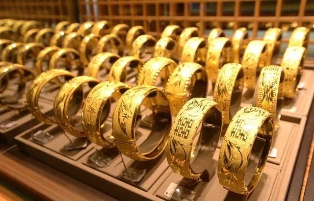 周大福、周六福、六福、周生生、周大生，究竟谁是谁呀？