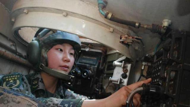 各国女坦克兵大比拼，俄军三朵金花挑战我军，中国花木兰英姿飒爽