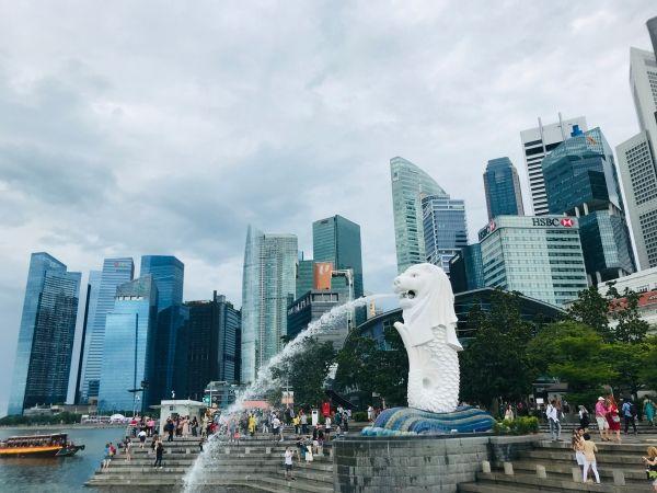 乌航推出乌鲁木齐=武汉=新加坡国际航线套票产品