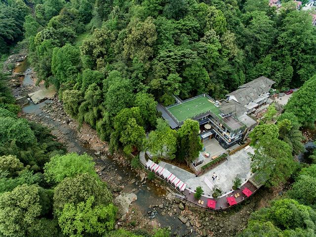 她在新加坡15年，按下暂停键，归巢放空、看景