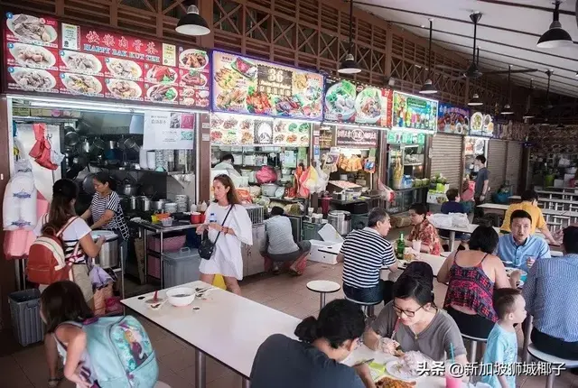 新加坡公务员当洗碗工，视频疯传惊动李显龙总理