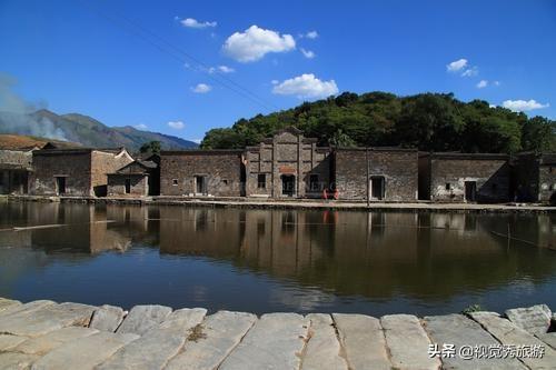 青山环绕，碧水长流，景色秀丽，气候宜人，湖南常宁中田古建筑群