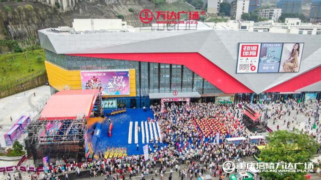 深圳迎来首座万达广场、三亚大悦城开工、鹿角巷开始关店、人人乐将易主… | 赢商周报