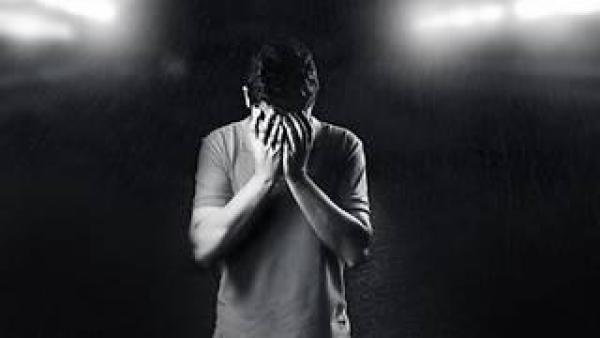 男孩挺住！脆弱不完美不是罪！新加坡10至19岁男性自杀人数创新高