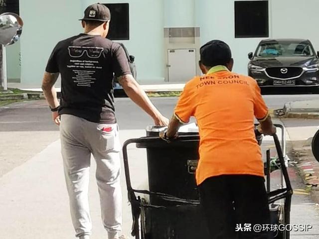 “我爸是清洁工，是我一辈子榜样！”新加坡小哥PO文引发网友共鸣