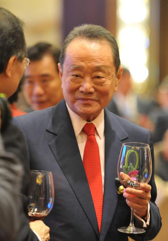 金龙鱼背后，马来西亚首富财富950亿