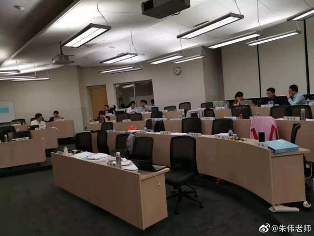 “重刷21年真题高频词”打卡第三天，伟哥一不小心就肝到了凌晨