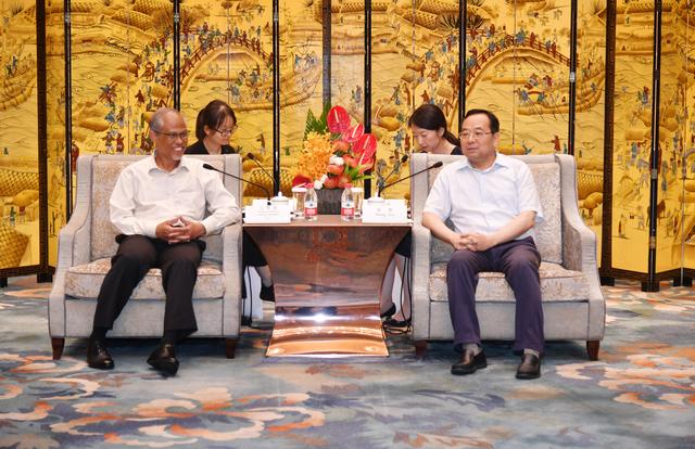 张雷会见新加坡政府及企业代表团一行