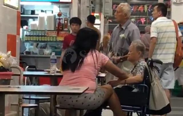 干得漂亮！新加坡保姆餐馆虐待老人，遭热心市民报警举报…