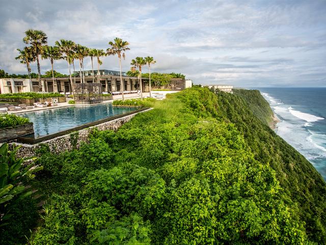 巴厘岛网红别墅酒店，建于悬崖之上，配备世界最壮观泳池