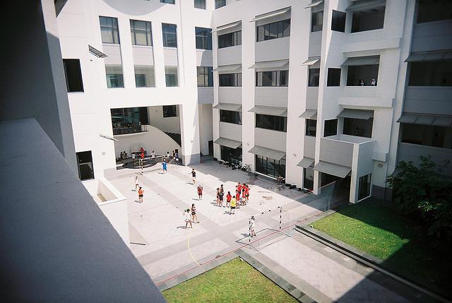 高二留学新加坡一样可以拿世界名校文凭