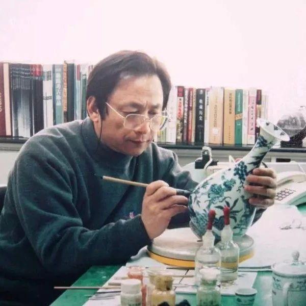 “全国唯一”！长宁这位老兄能让破碎的古陶瓷“还原原貌”！