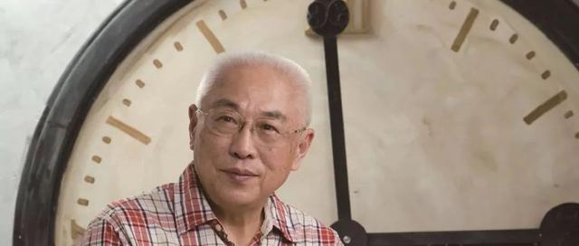 张耕源，肖像印是世界艺术语言，浇点牛奶仍开中国花丨藏拍人物