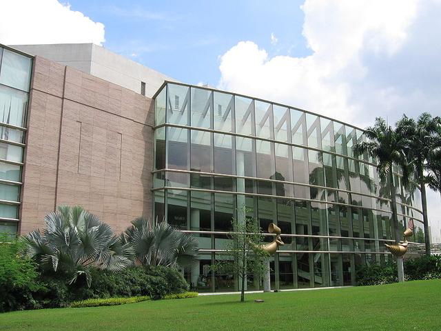 新加坡大学的普通学士学位和荣誉学士学位有哪些区别？