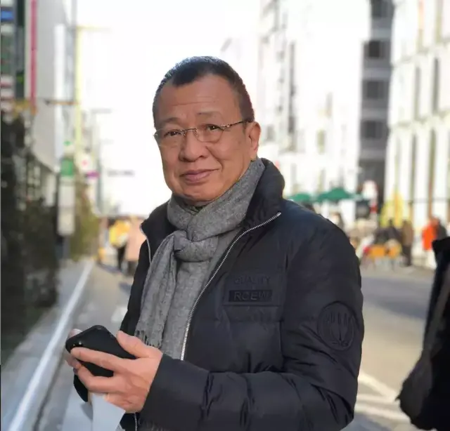 又有一名香港明星，即将成为新加坡公民！你肯定看过他拍的片