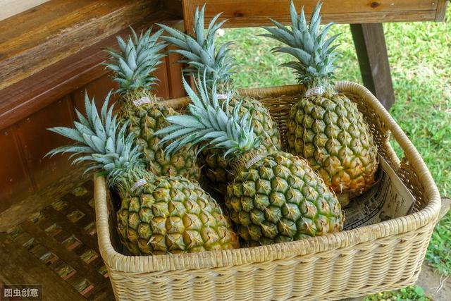 菠萝是这个季节的最爱了，有关菠萝的美食享用方法你知道多少？