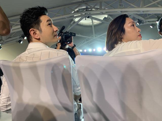 好久不见的黄晓明，原来去教外国友人“做生意”了