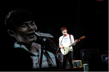 眯眯眼李荣浩要娶大眼杨丞琳啦？网友直呼求婚太甜了