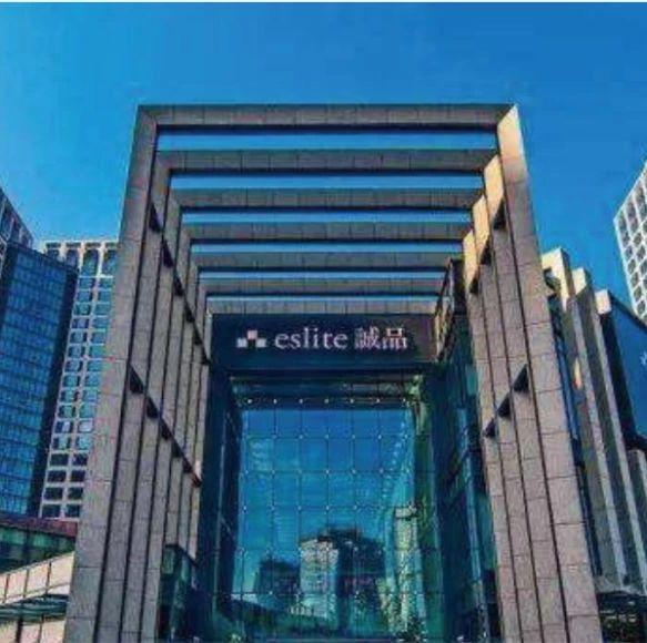 诚品书店旁边，躺着泡着都能看到金鸡湖，这家全新香格里拉来了