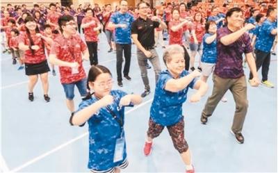 侨界关注：“华助中心”温暖华人心