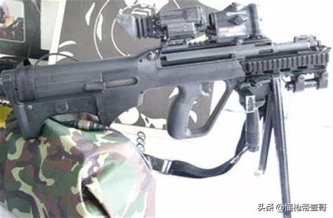 中国特种兵用上外军武器，依旧帅气