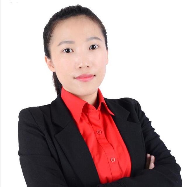 她本科澳门大学，硕士新加坡名校南洋理工大学，未来一片光明