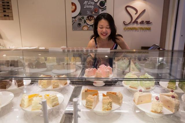 女银行家弃私银 开店卖千层蛋糕 「创业学得更多」