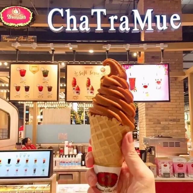 奶茶到底有多火？连泰国网红店都来中国“抢食”