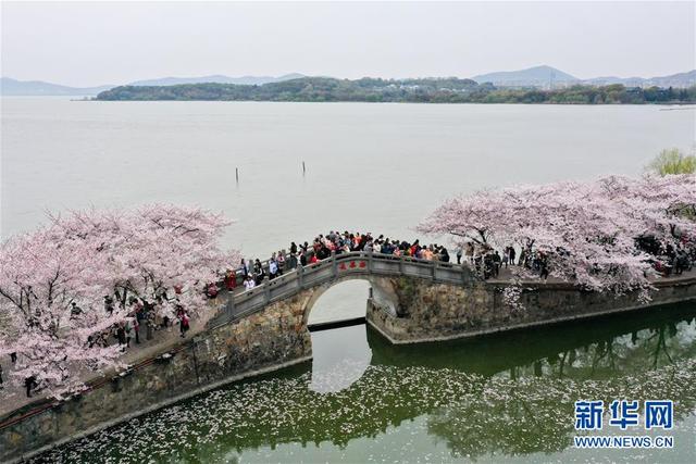 潮头扬帆逐浪行——江苏砥砺奋斗70年为全国发展探路