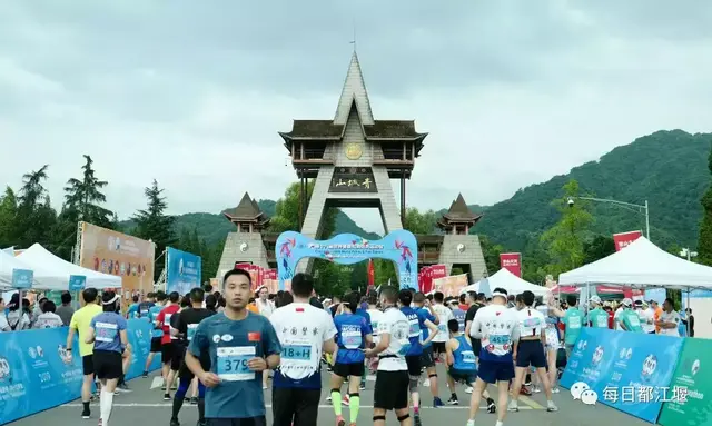 见证都江堰“最”美赛道！世警会角逐燃爆速度与激情！
