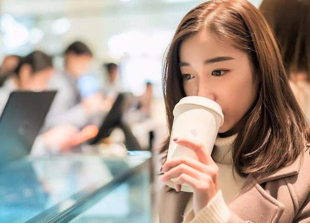 2019中国茶饮品牌大洗牌：奈雪冲进前三，榜首日均销量高达2000杯