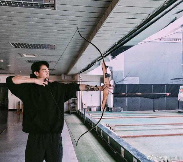 萧亚轩公布男友：没有人能活成我羡慕的模样，除了她