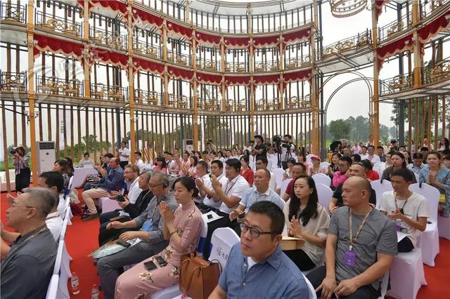 这些艺术品将永远留在空港花田！走，赶紧出发去打卡