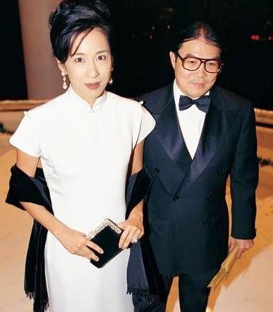 19岁港姐冠军，20岁嫁亿万富豪，奢华世纪婚礼，50岁再嫁亿万富豪