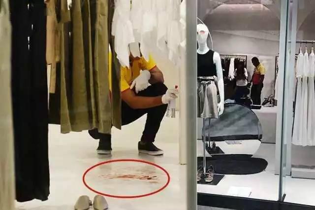 父母在机场忙“血拼”，1岁半女儿不幸身亡，类似悲剧不是第一次发生