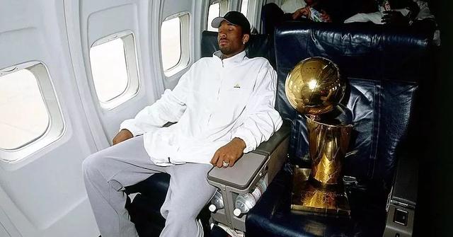 C罗睡觉看温度，科比固定作息，名人有哪些好的睡眠方法？