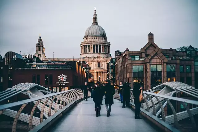深圳中考升学率低于50%，为什么越来越多家庭首选入读英国中学？