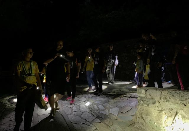 中国“红叶胜地”为青少年开启“奇妙夜”