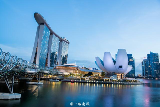 东南亚第一好看的夜景在新加坡，大都市风情让人沉醉
