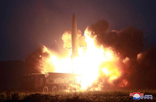金正恩点名警告美韩，朝鲜威胁将进行更多武器试验