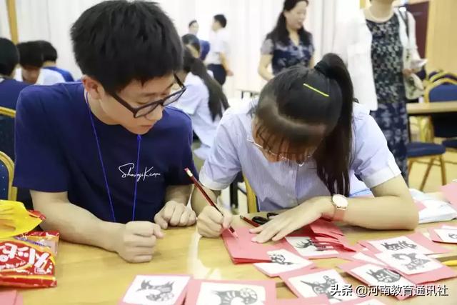 日本青年学生代表团到访郑州中学开展友好交流活动！