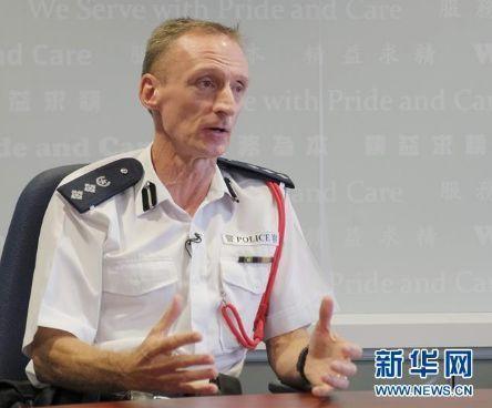 让乱港分子闻风丧胆、抱头鼠窜的阿Sir，竟是个英国人