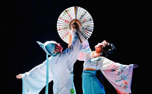 小百花越剧场开罗，茅威涛18年“蝴蝶梦”与马云文化产业蓝图