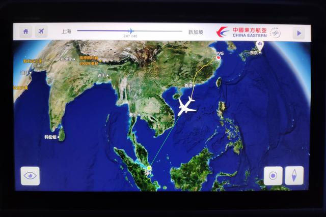 上海至新加坡这条航线，一定要选靠窗位，可以俯瞰西沙群岛